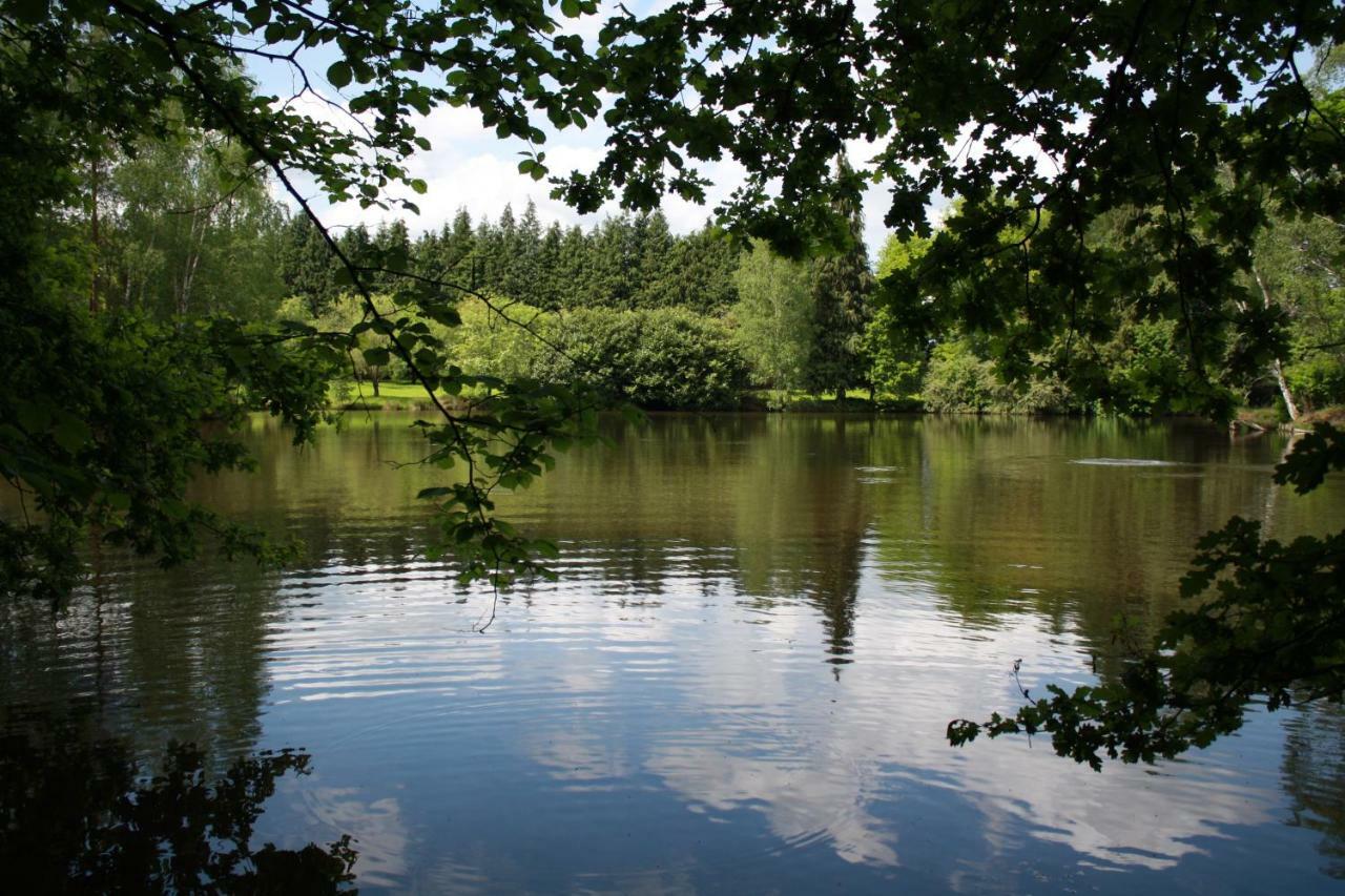 Spruce Lake Sauviat-sur-Vige Luaran gambar