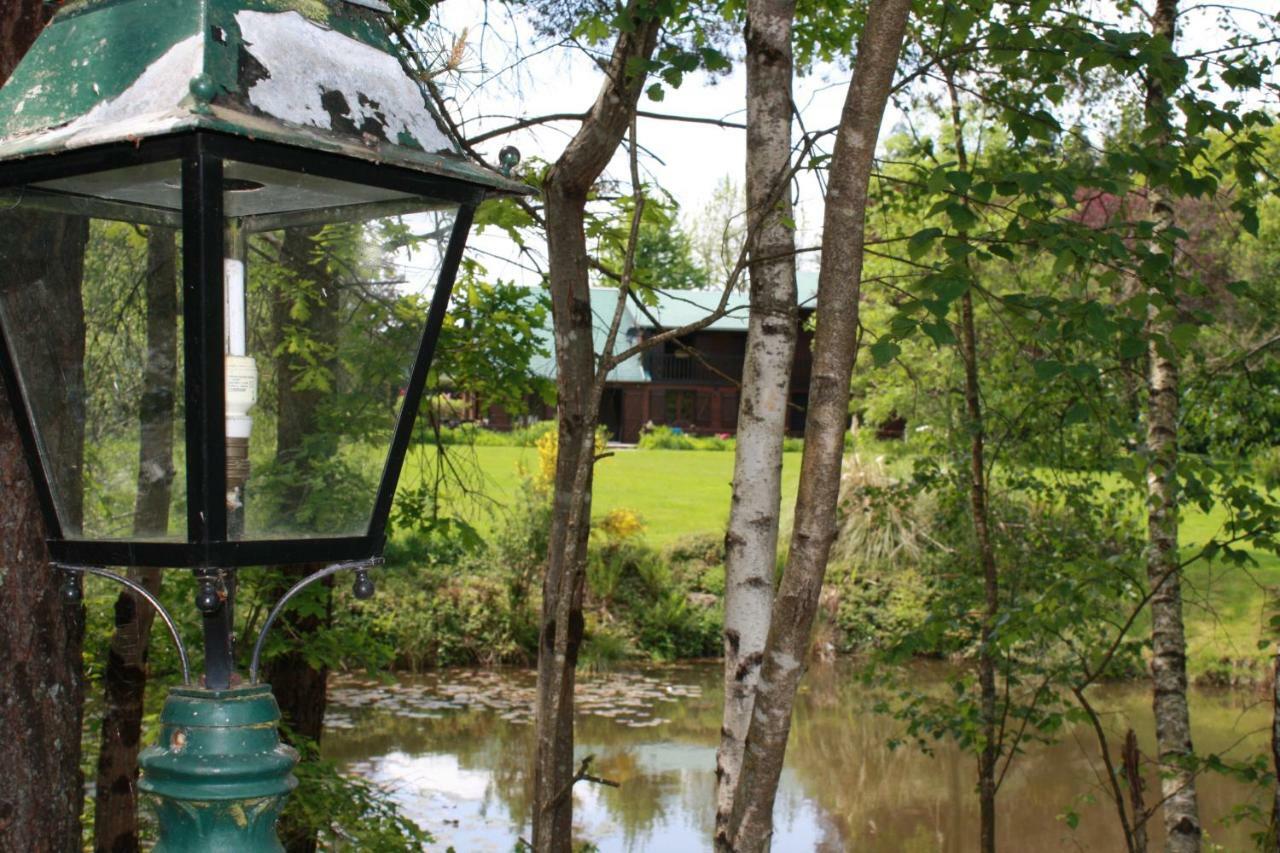 Spruce Lake Sauviat-sur-Vige Luaran gambar