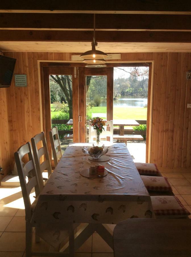 Spruce Lake Sauviat-sur-Vige Luaran gambar